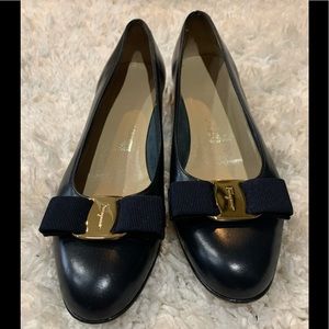 Salvatore Ferragamo Vara Bow Navy Pumps